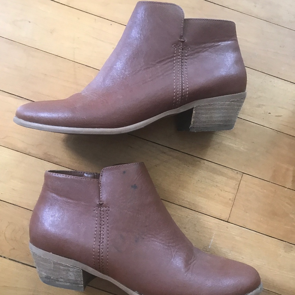 Bass Womens booties Nina size 8